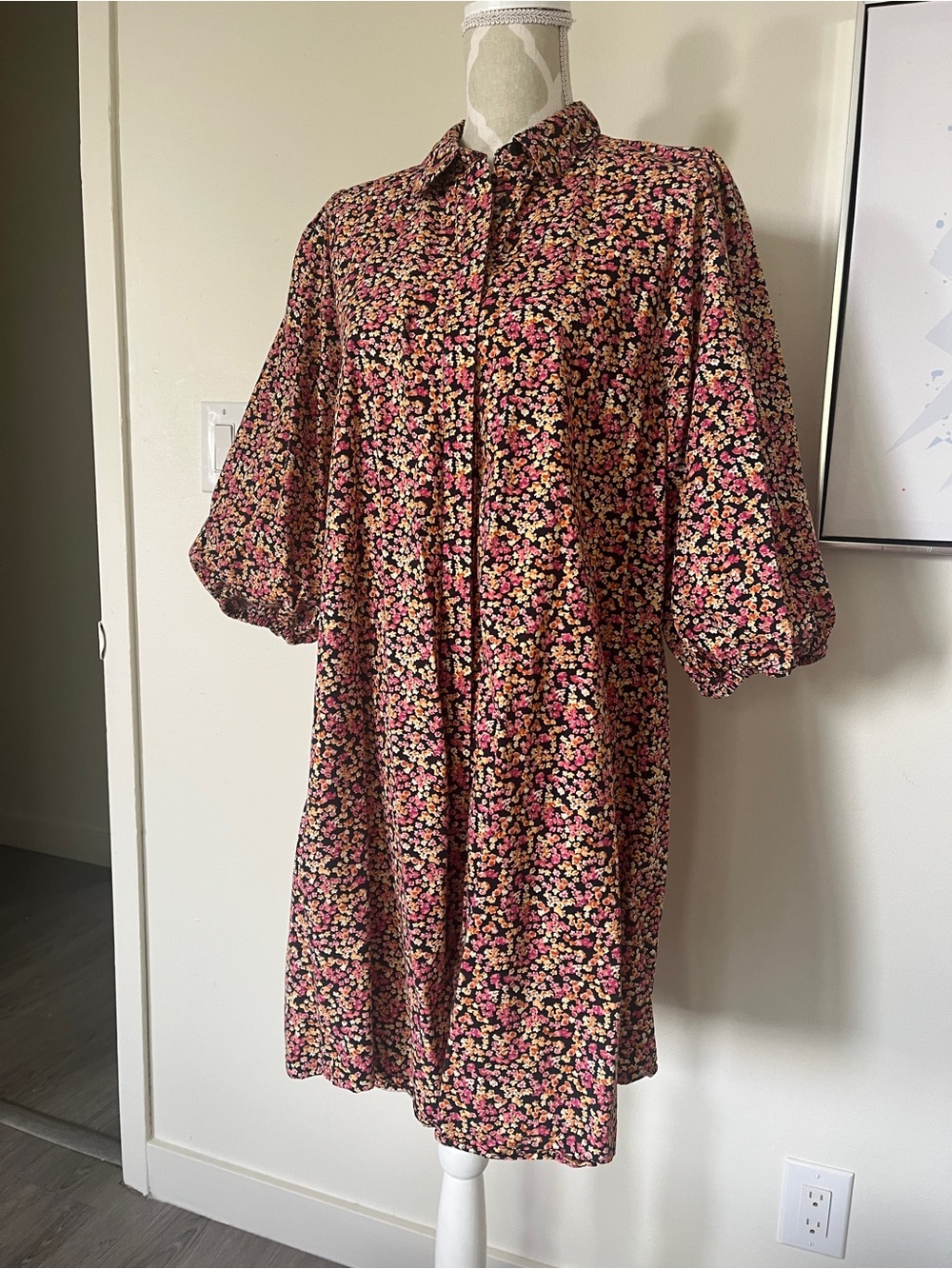 Dress Subcategory Identification - Picture 3 of 7